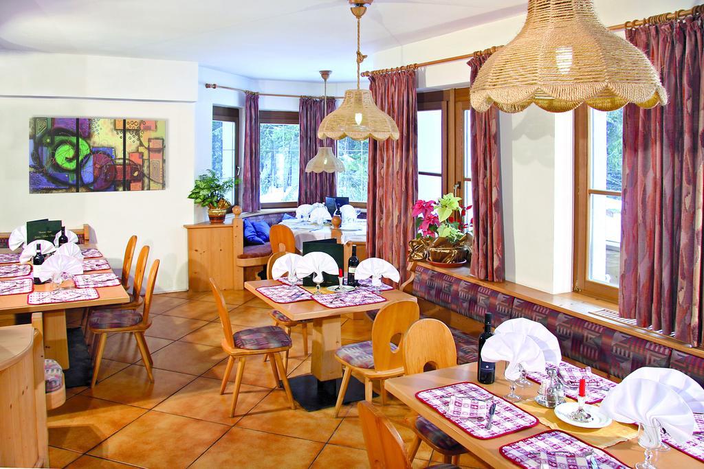 Hotel Villetta Maria Cottage Canazei Extérieur photo