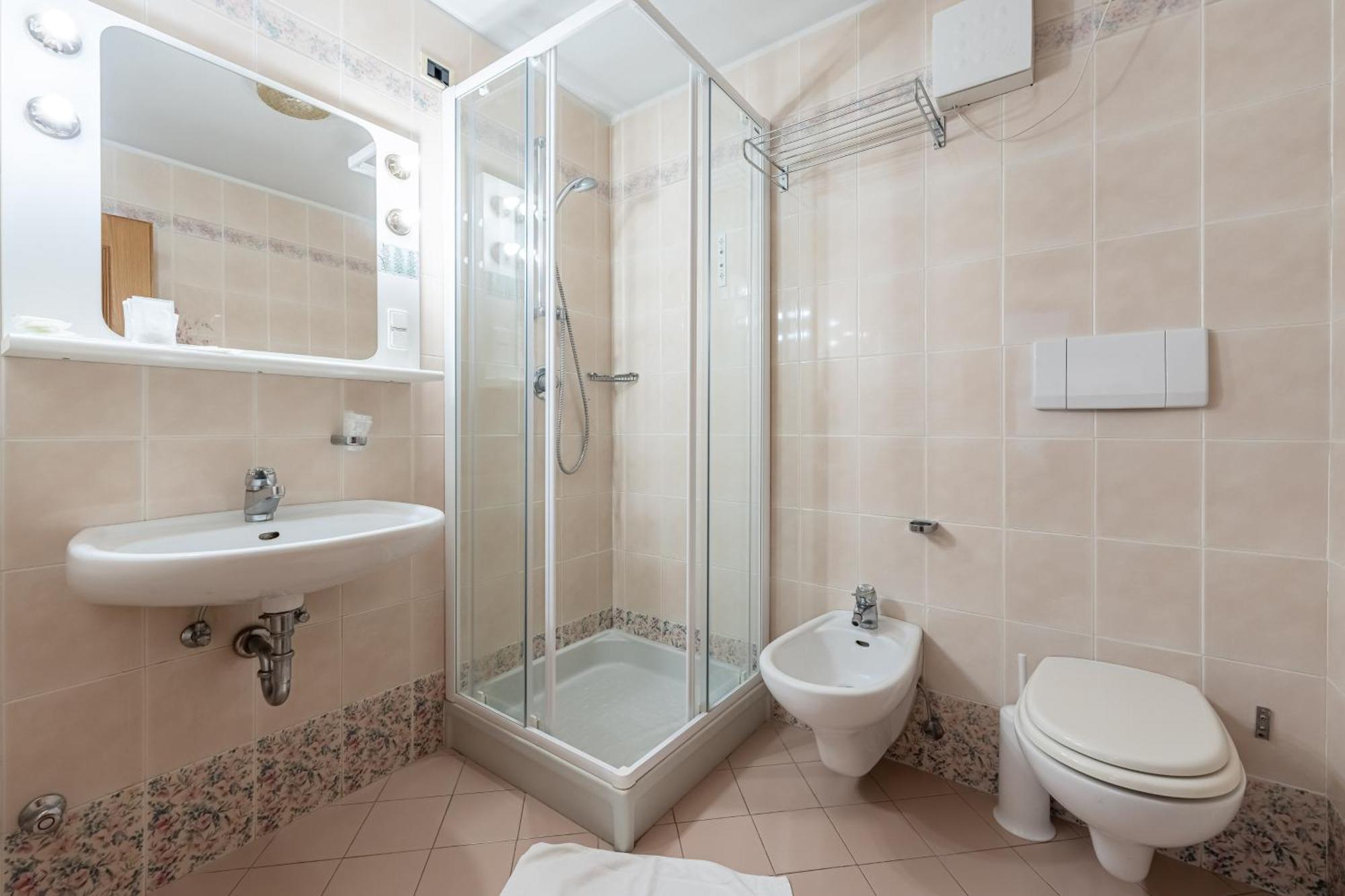 Hotel Villetta Maria Cottage Canazei Extérieur photo