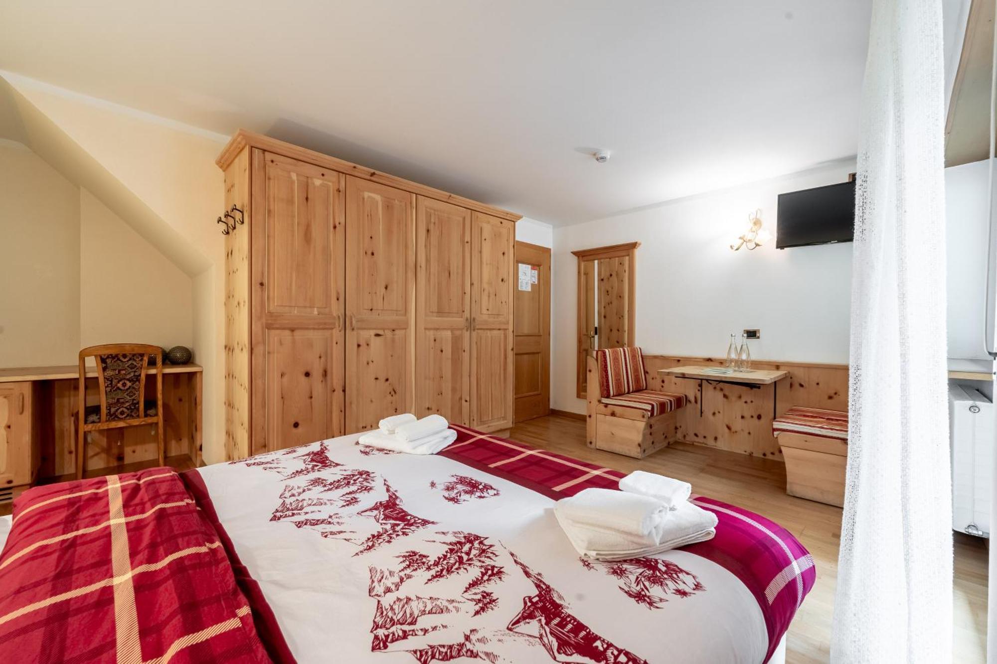 Hotel Villetta Maria Cottage Canazei Extérieur photo