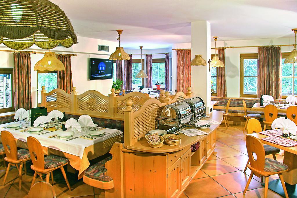 Hotel Villetta Maria Cottage Canazei Extérieur photo